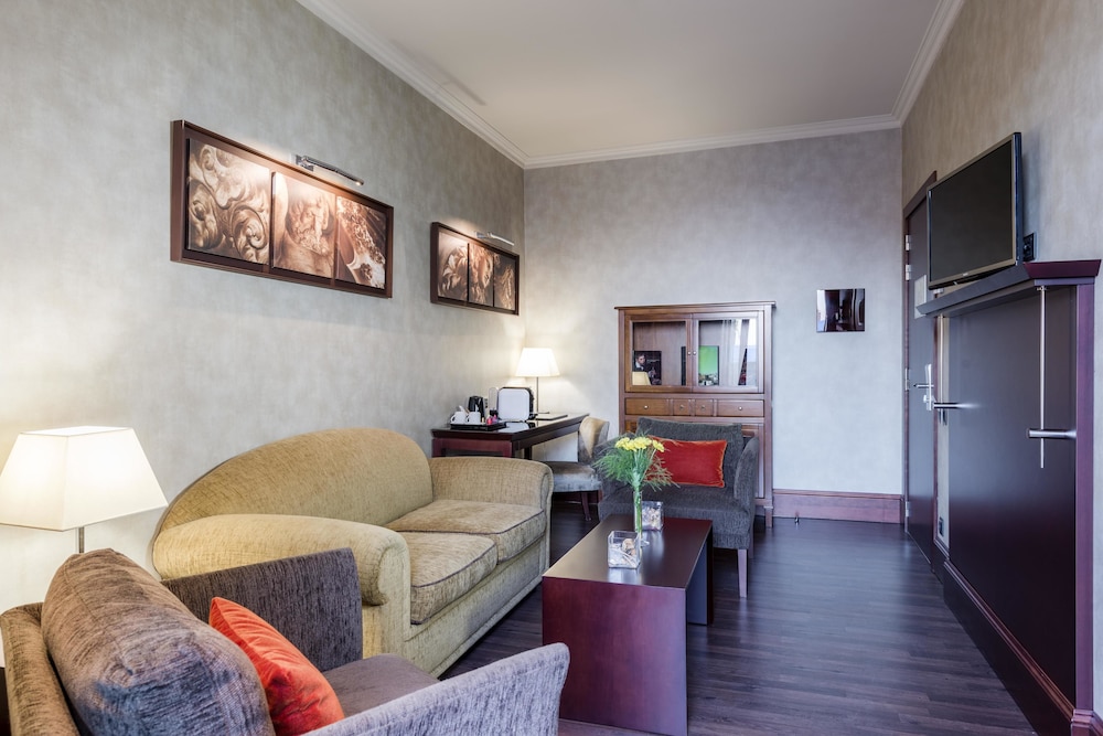 Junior Single Room, Terrace