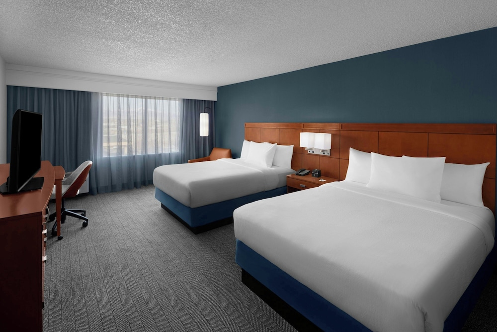 Room, 2 Queen Beds - Photo 1