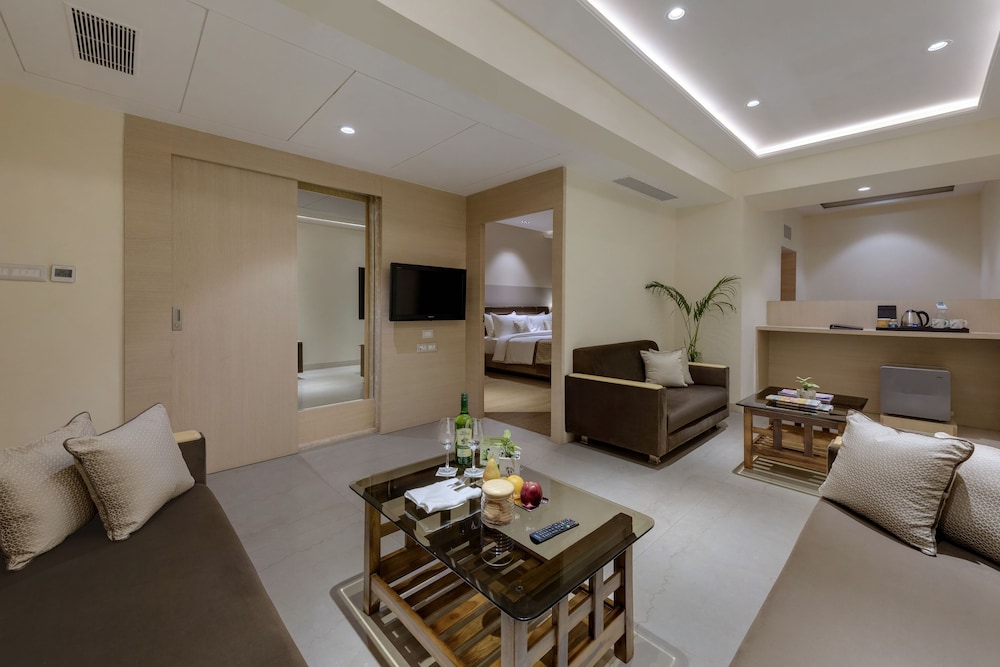 Hazel Suite