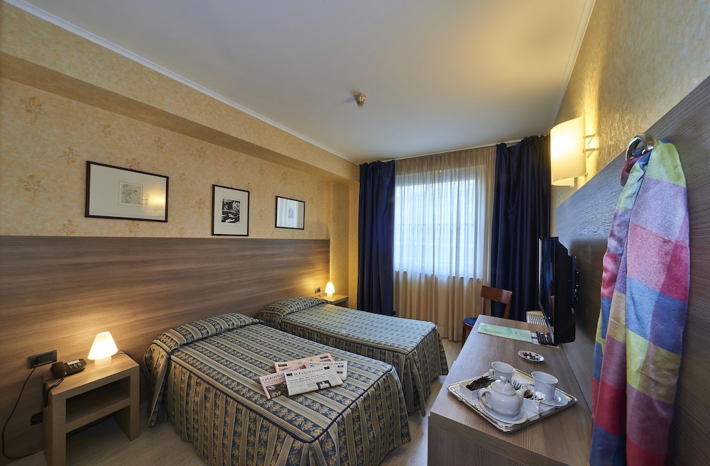 Standard Double Room, City View photo 2
