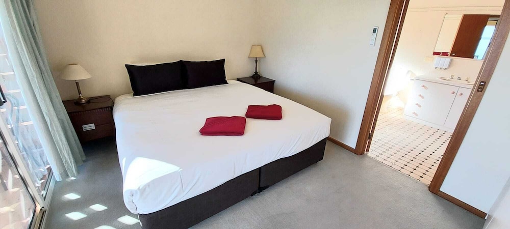 Executive Suite, 2 Bedrooms, Non Smoking, Kitchen (Executive Family) photo 3