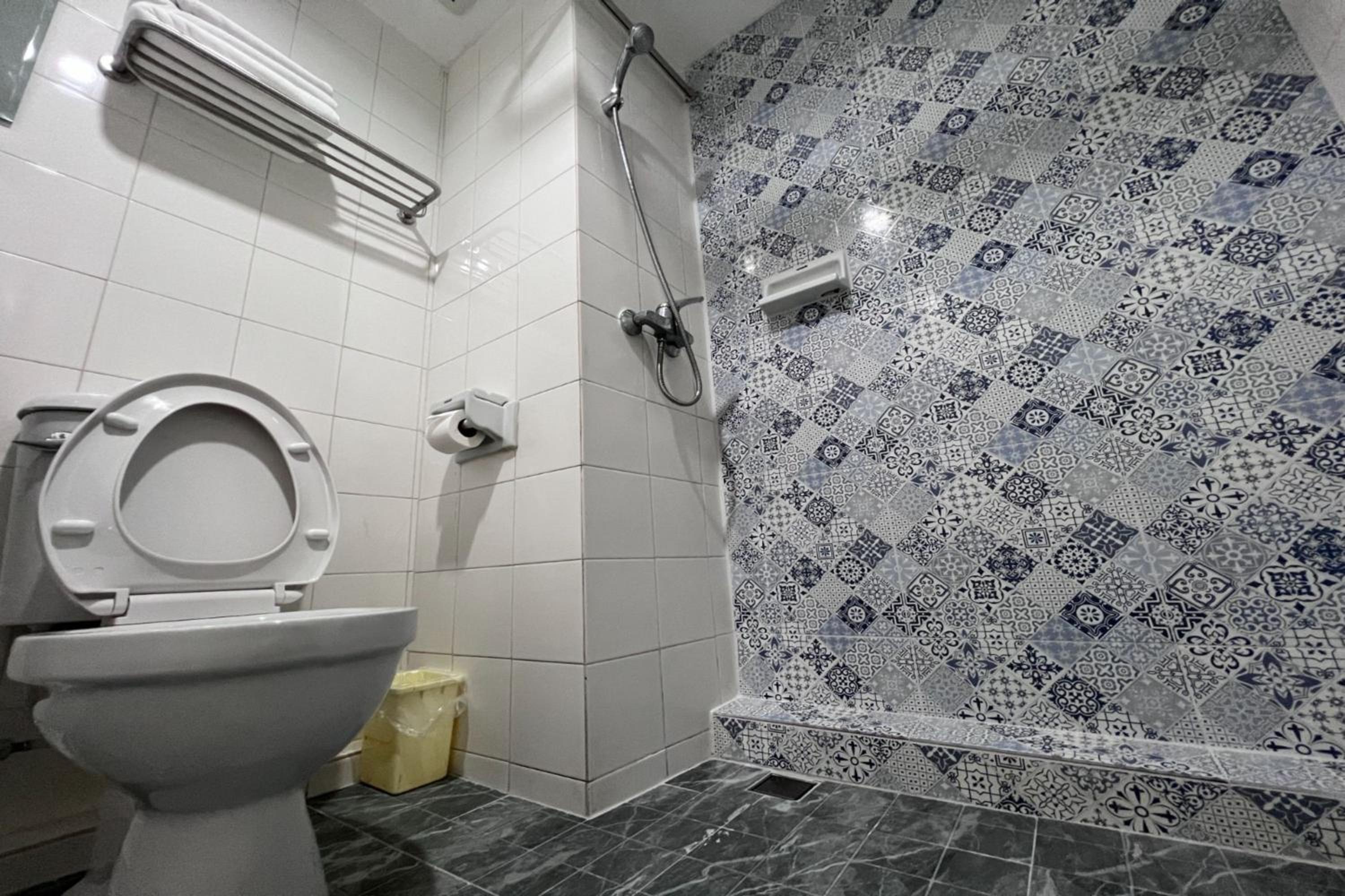 Double Room - Photo 9