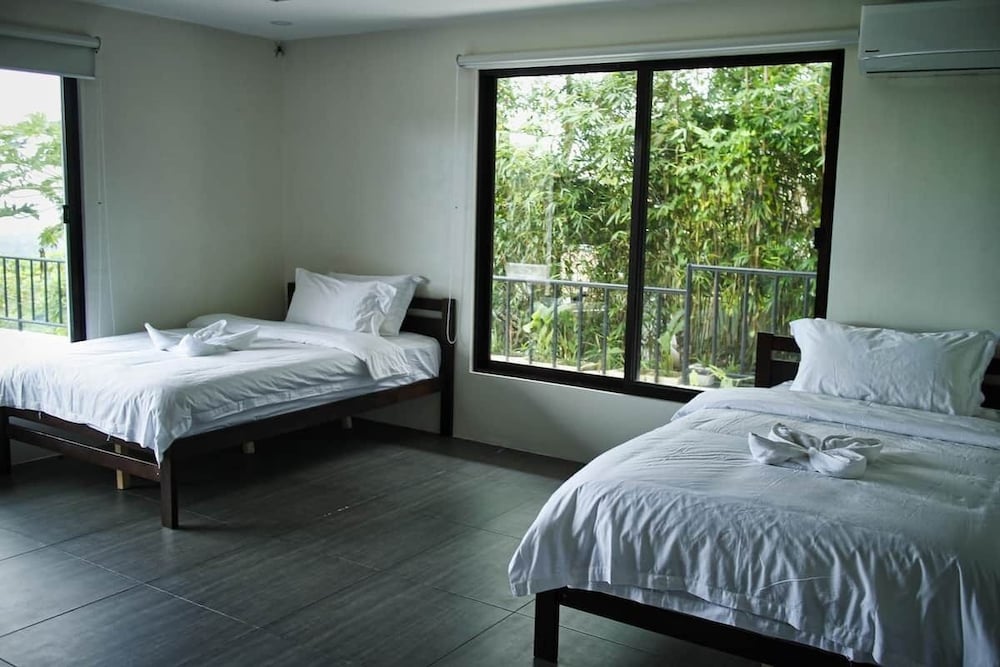 Standard Room (2)