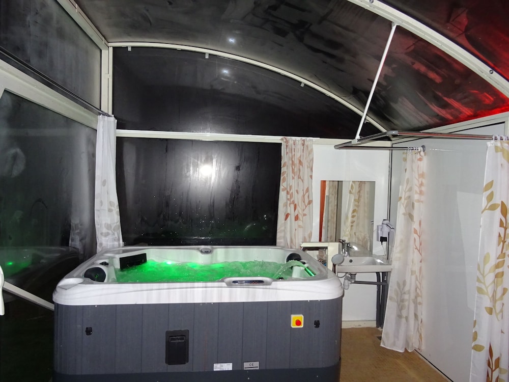 Exclusive Triple Room, Ensuite (La  bulle sous les pins) photo 1