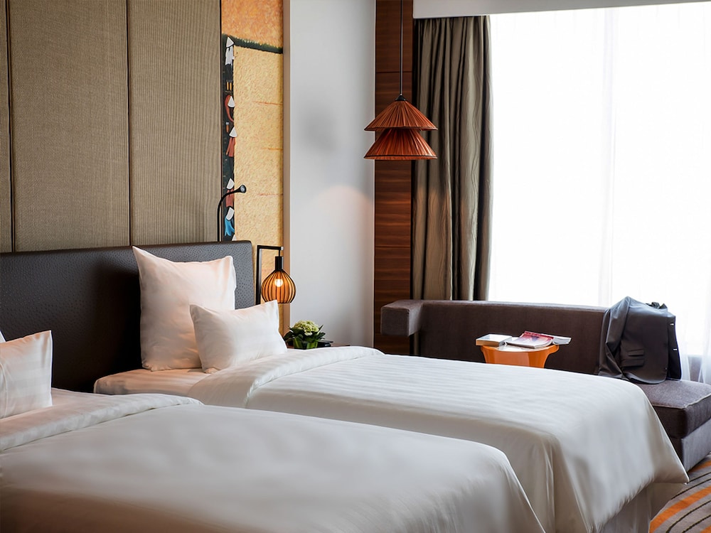 Deluxe Room, 2 Twin Beds, City View photo 2