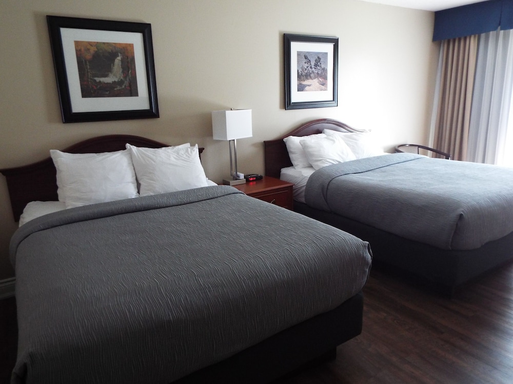 Standard Room, 2 Double Beds, Non Smoking - Photo 1