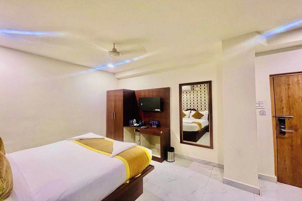 Executive Room - Photo 7
