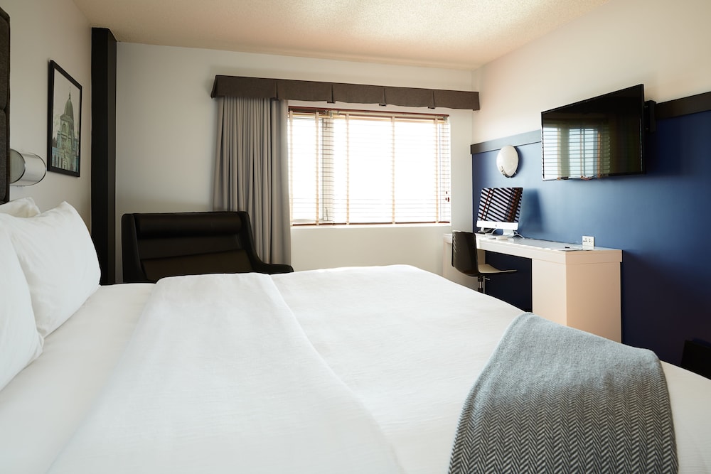 Standard Room, 1 Queen Bed