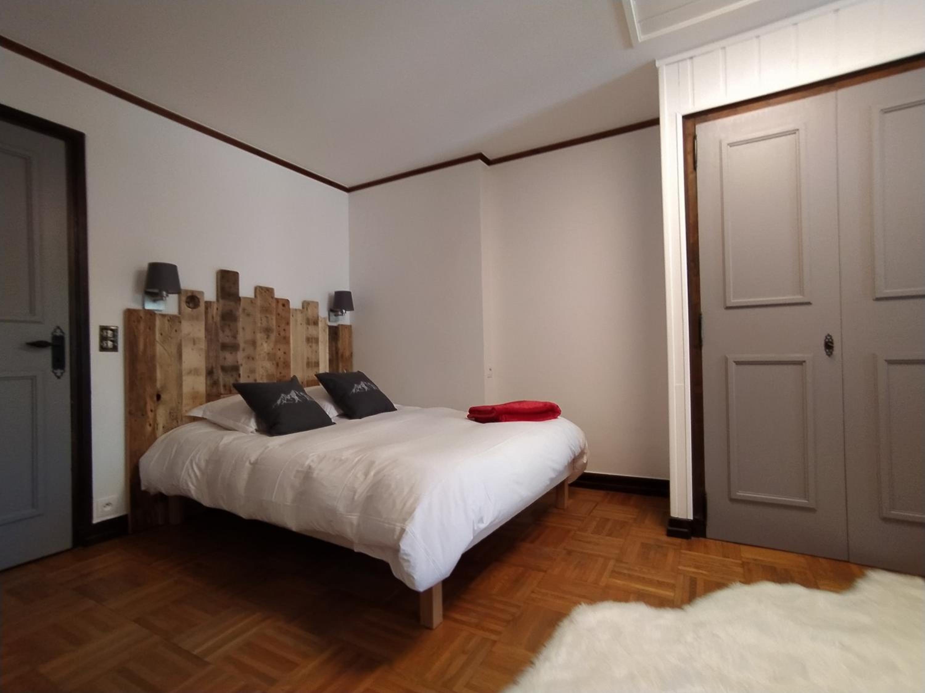 Double Room - Photo 3