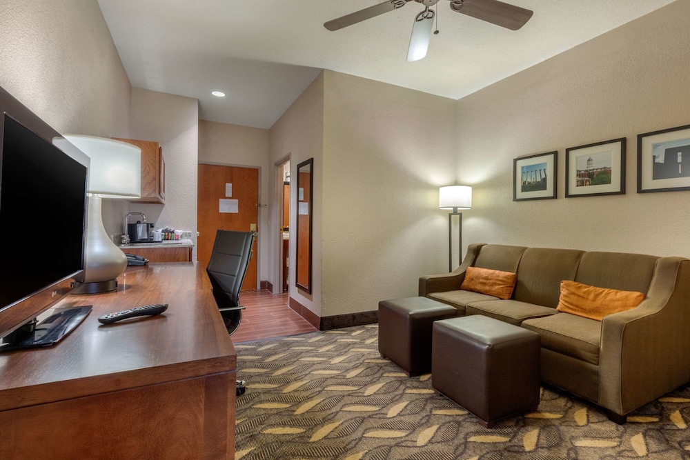 Suite, Non Smoking - Photo 10