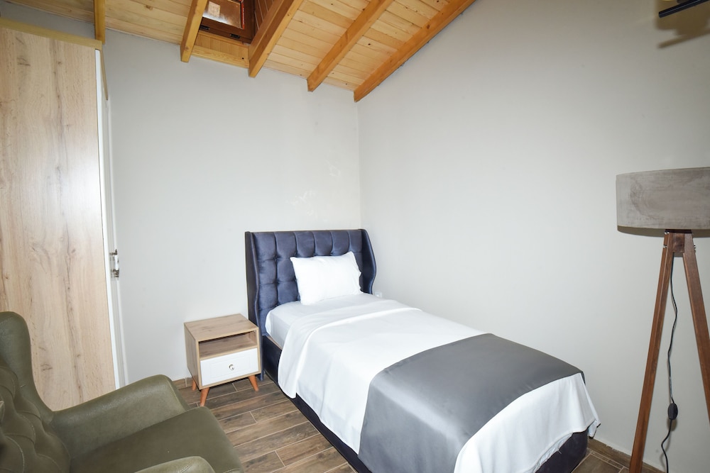 Suite - Photo 6