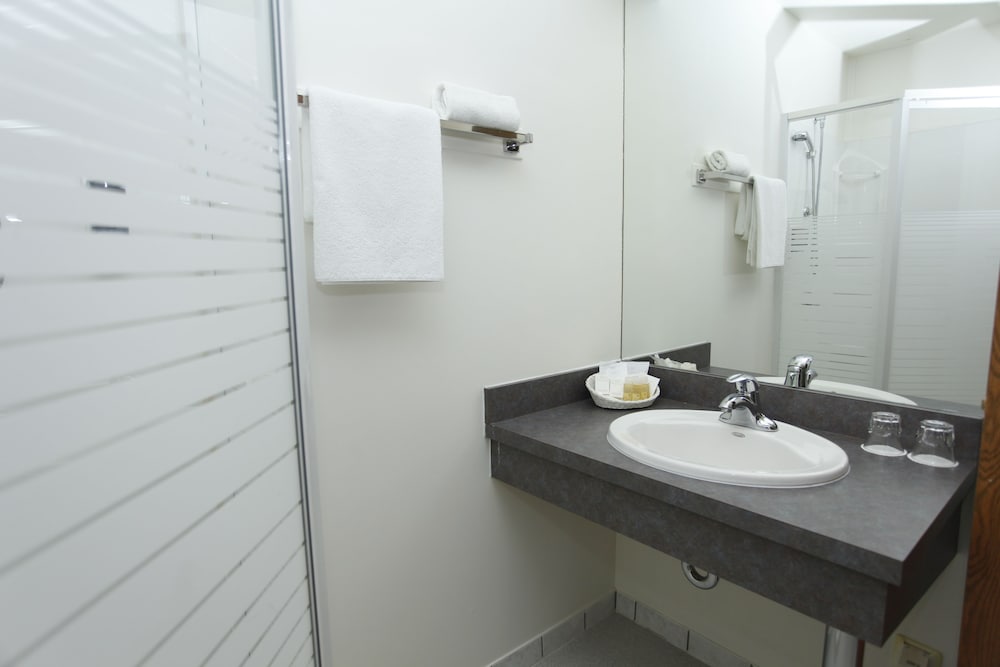 Budget Double Room photo 3