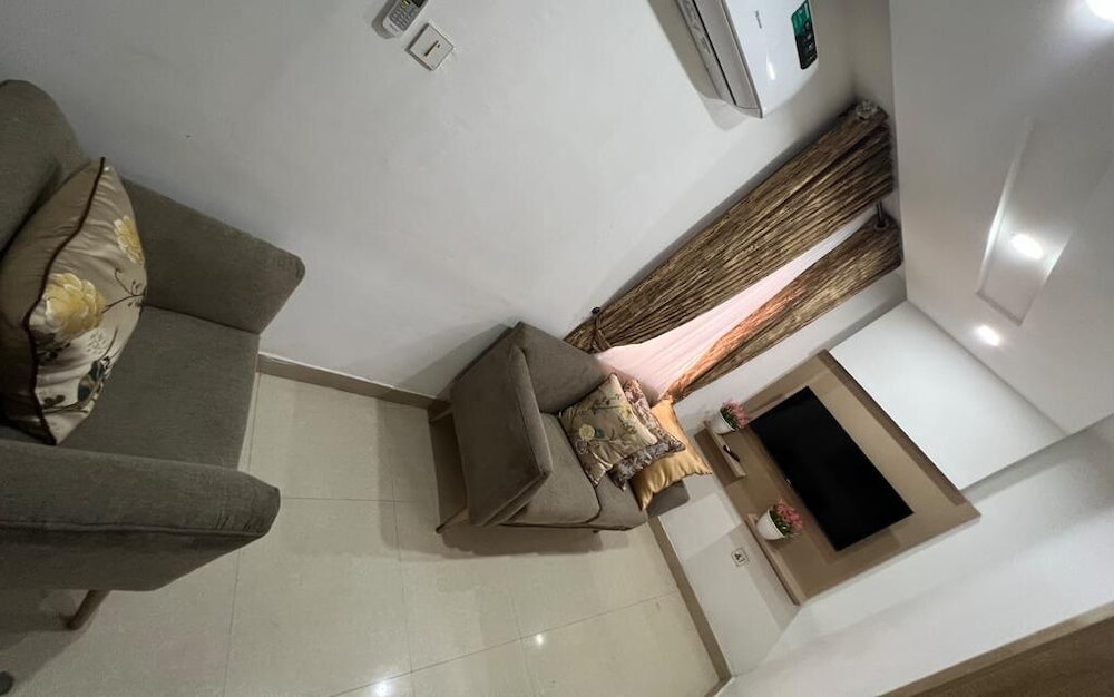 Premium Single Room, 1 King Bed photo 3