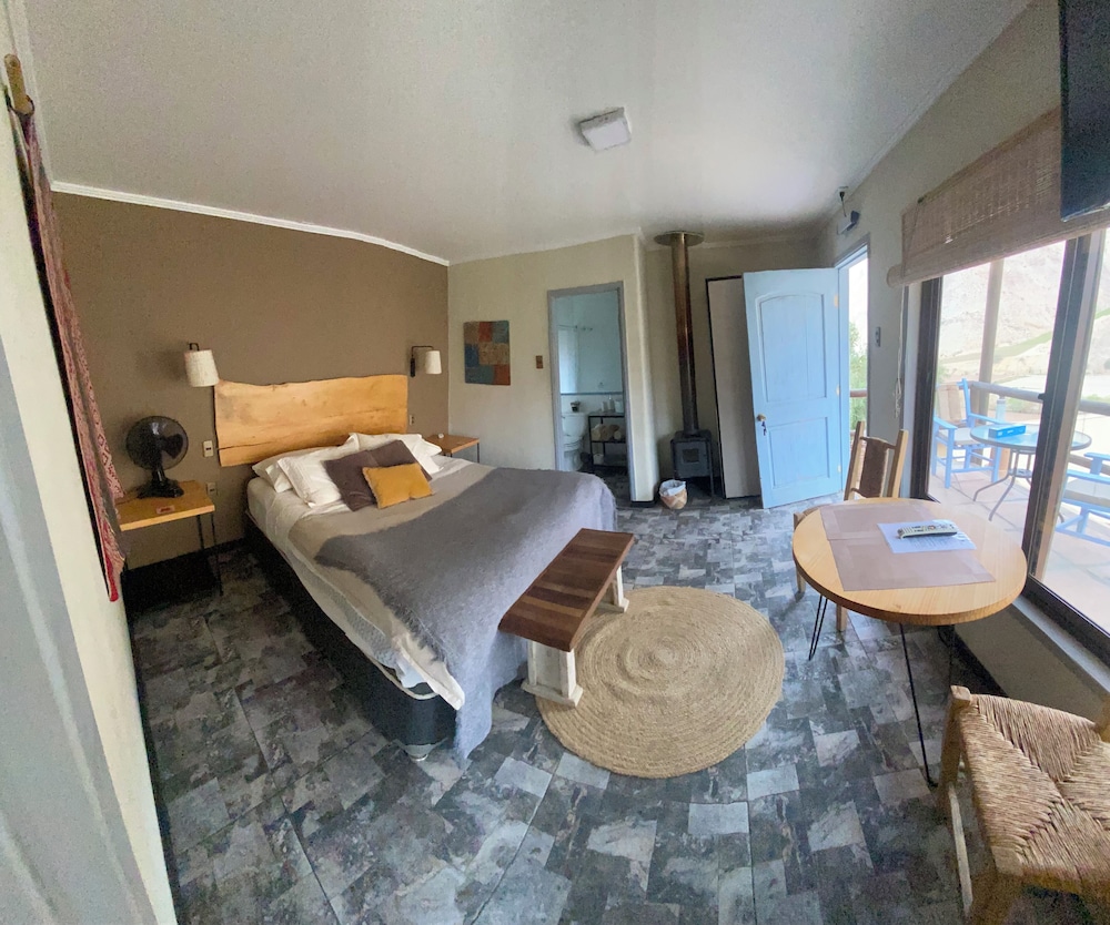 Traditional Suite, 1 King Bed, Non Smoking photo 1