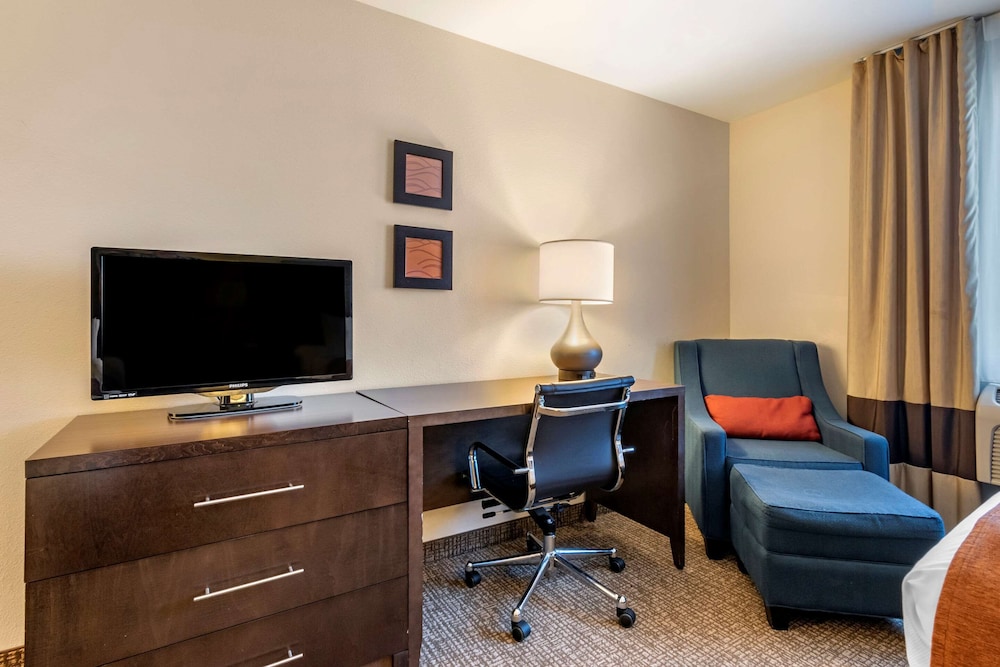 Standard Room, 2 Queen Beds, Non Smoking (Shower Only) - Photo 4