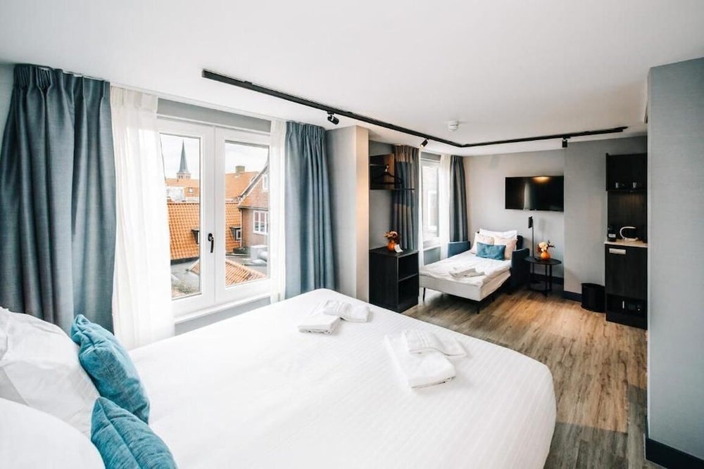 Triple Room, 1 Queen Bed with Sofa bed
