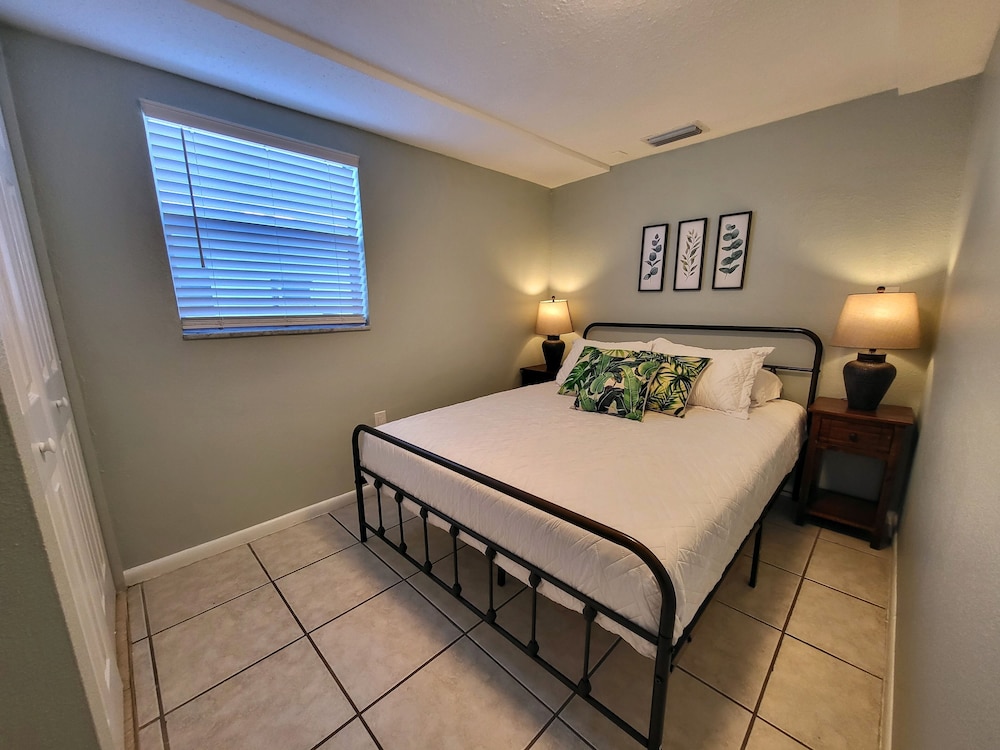 Townhome, 2 Bedrooms, Kitchen, Lake View photo 1
