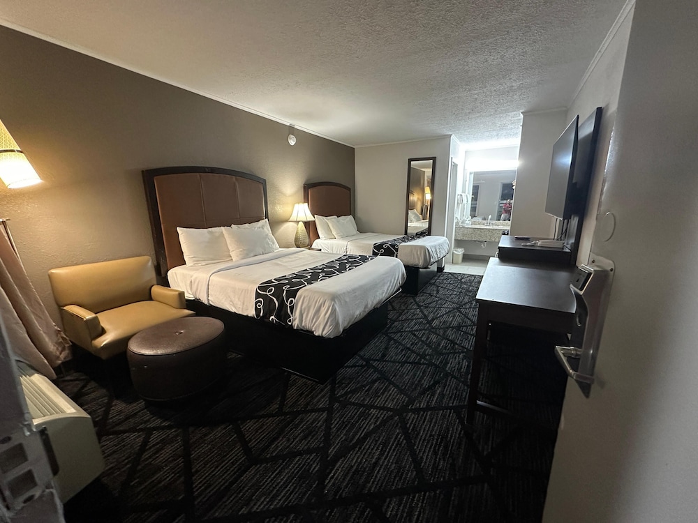 Deluxe Room, 2 Double Beds, Non Smoking photo 1