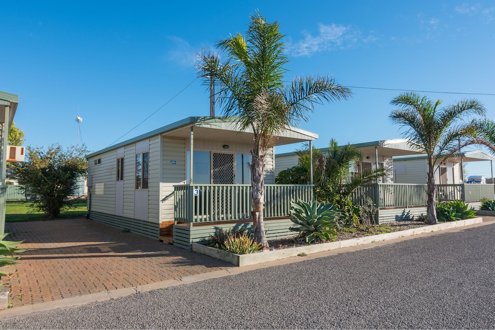 Seaview Cabin - 2 Bedrooms