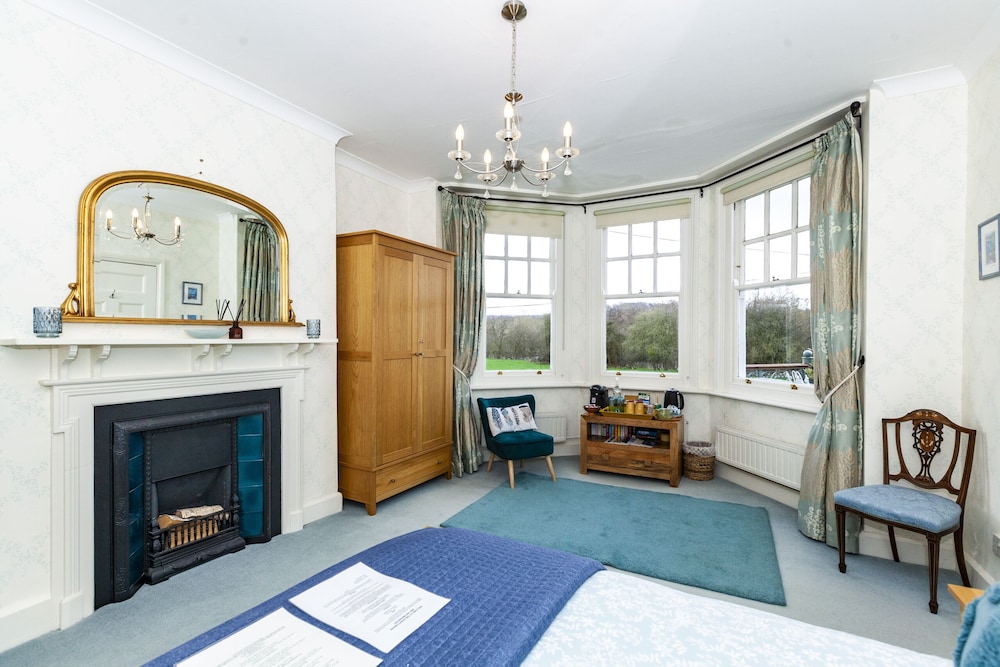 Deluxe Double Room, Ensuite (Bed and Breakfast) photo 3