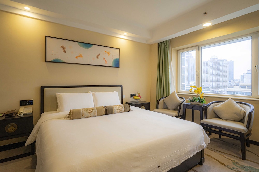 Superior Room, 1 Queen Bed - Photo 3