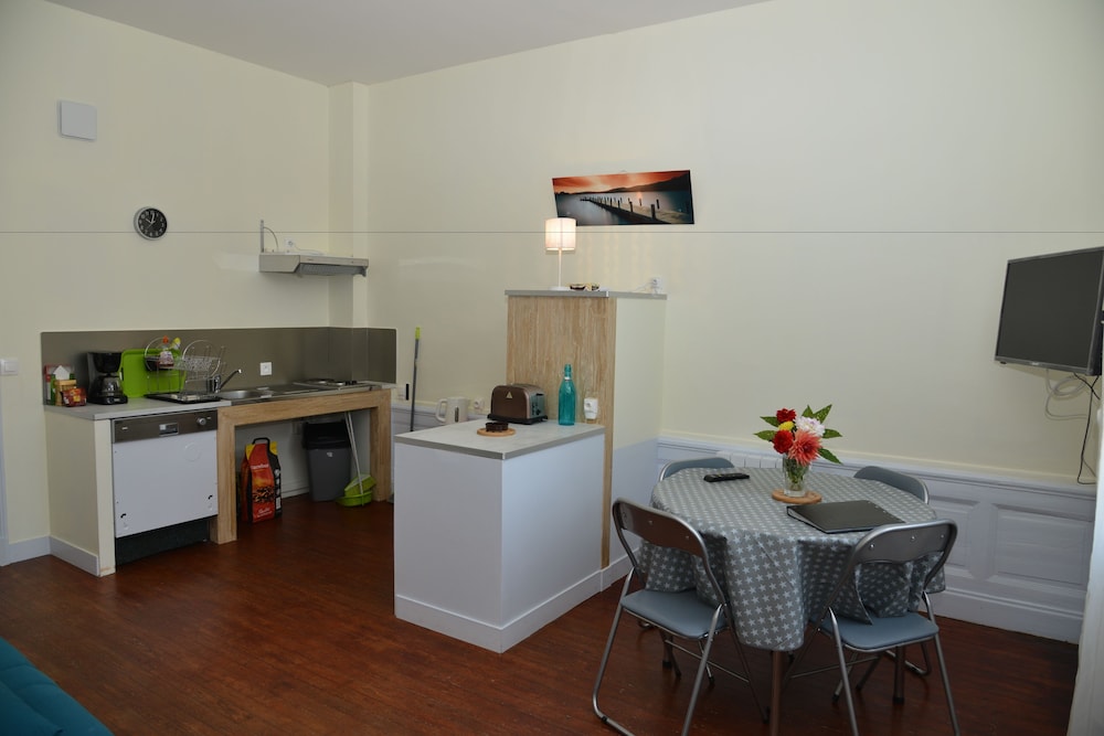 Apartment, 1 Bedroom, Ground Floor (7) photo 3