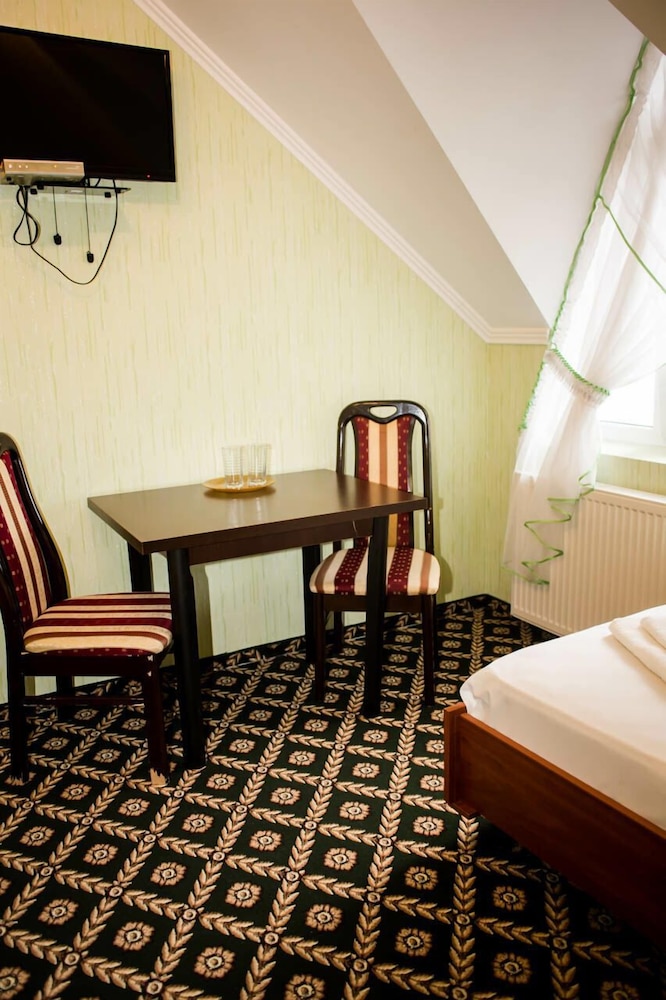 Standard Twin Room photo 2