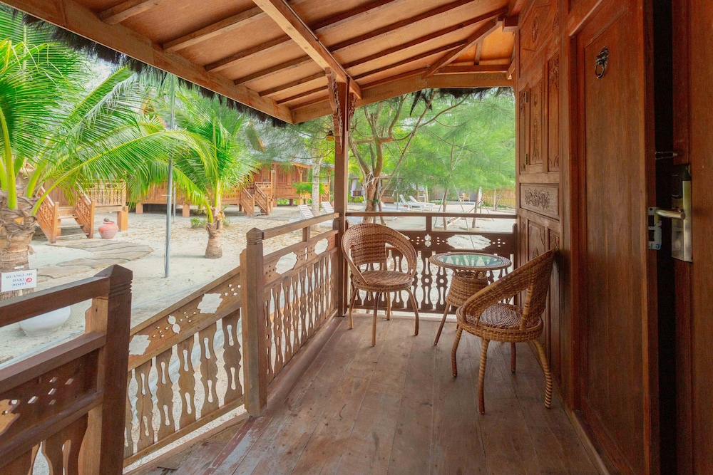 Pavillion Beach House - Photo 2