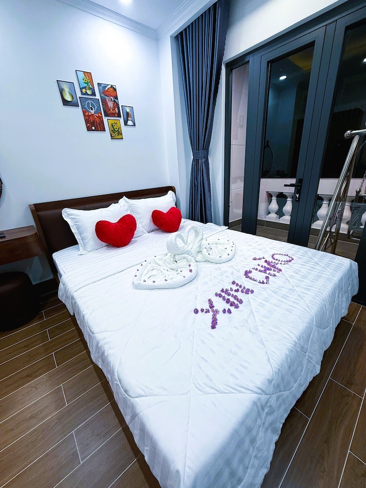 Deluxe Double Room Single Use, 1 Queen Bed, City View photo 2