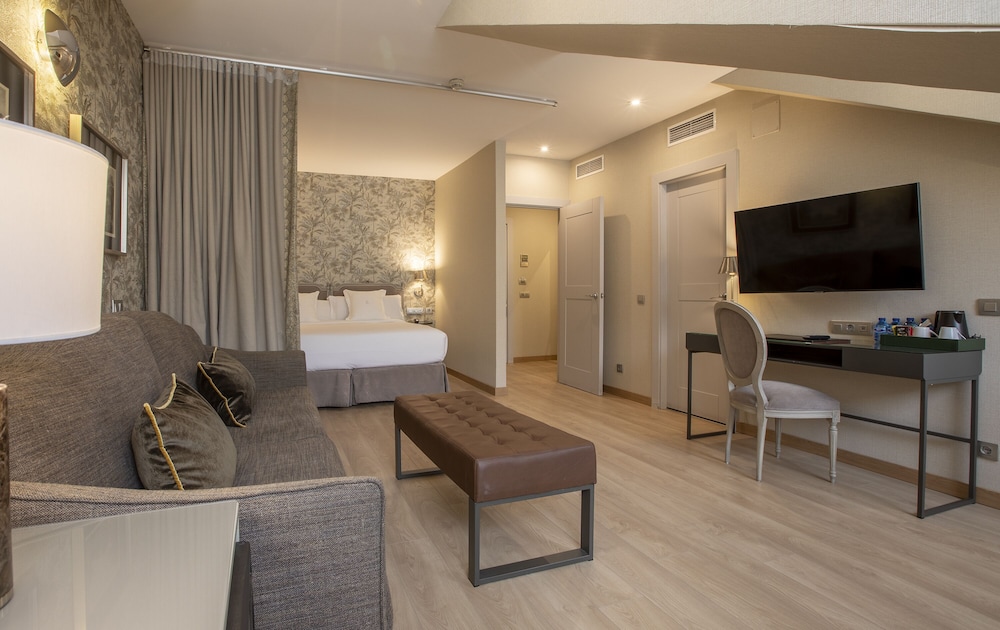 Quadruple Room - Photo 5