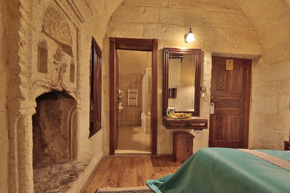 Standard Double or Twin Room - Photo 6