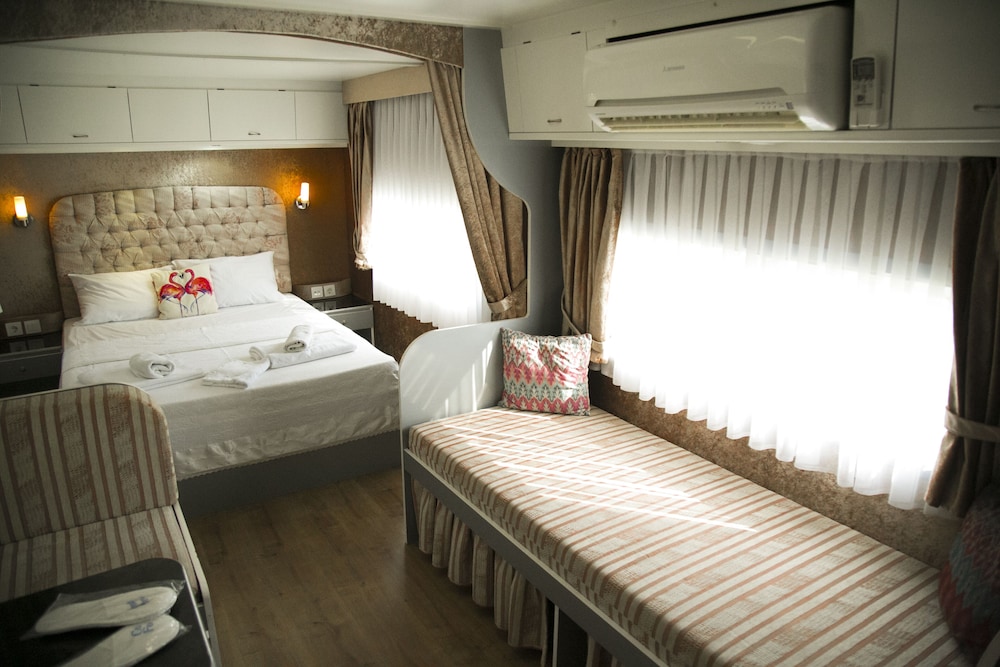 DELUXE KARAVAN 2 KISILIK photo 3