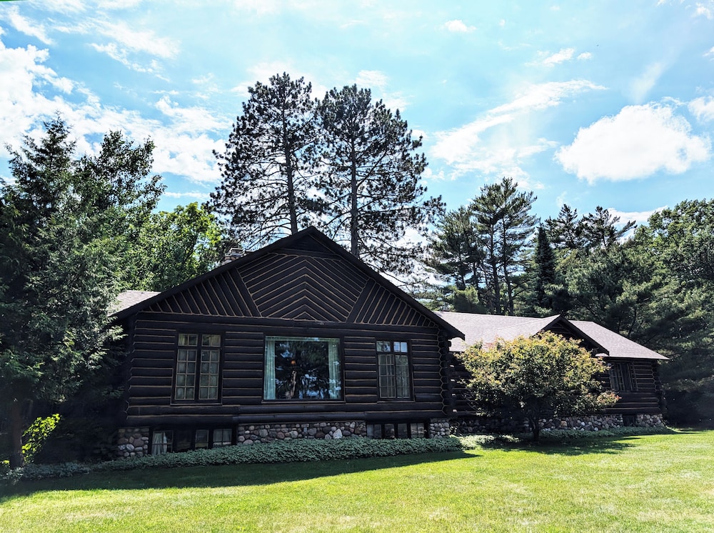 Loon's Landing #14 | (Premium Amenities Included!) photo 1