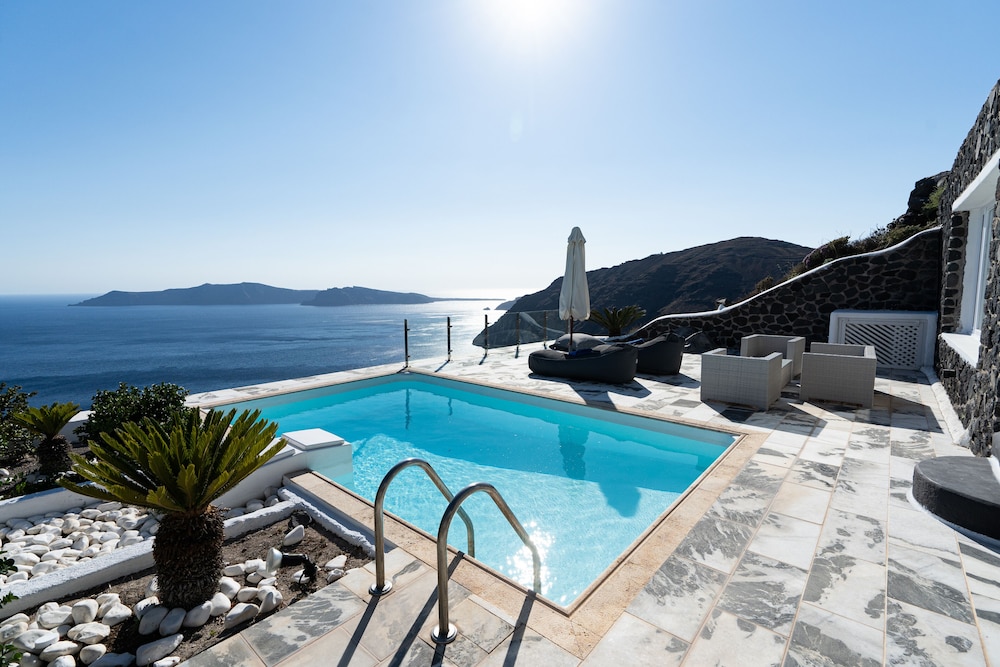 Honeymoon Suite, Private Pool, Caldera View