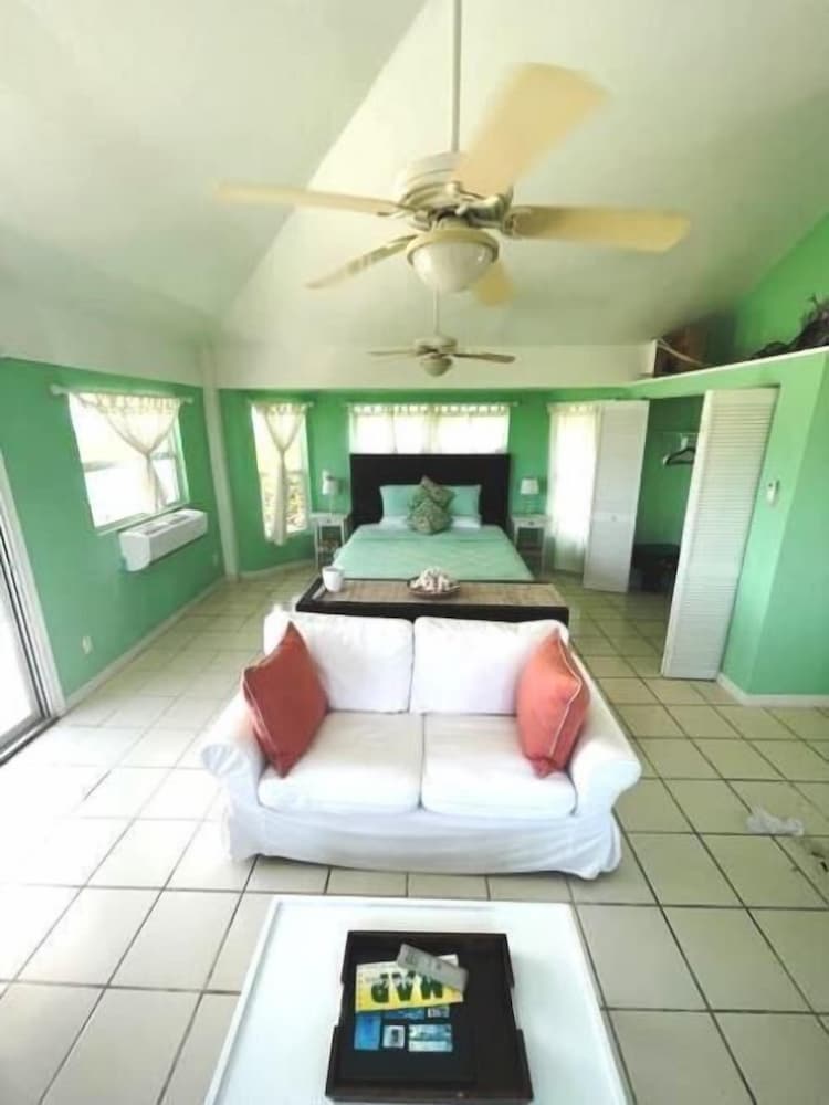 Panoramic Cottage, 1 Queen Bed, Ocean View, Beachside