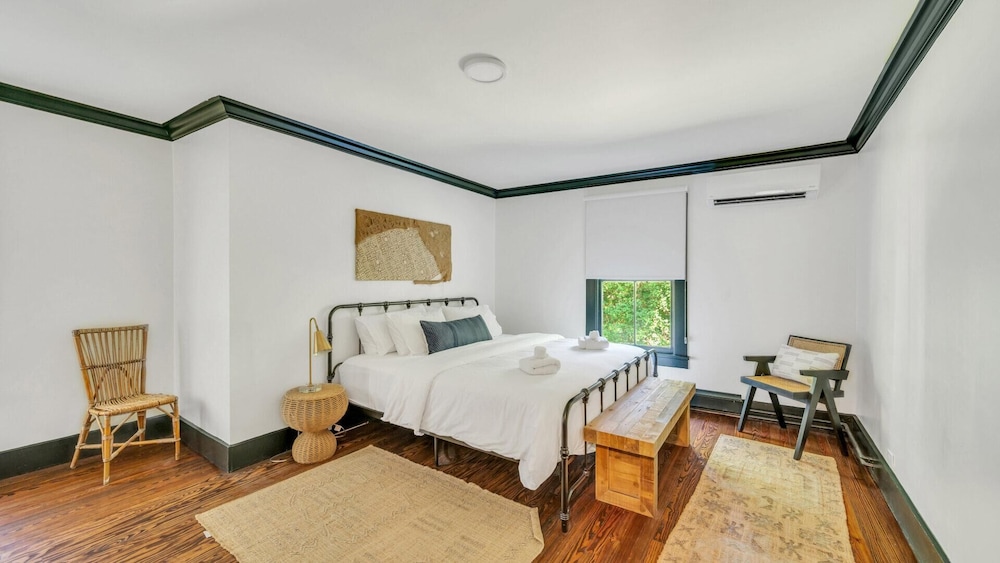 Suite, 1 King Bed (The Mainstay B&B - Flying Point - 2nd) photo 3