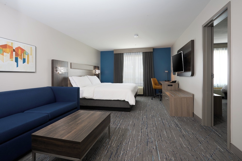 Suite, Multiple Beds - Photo 1