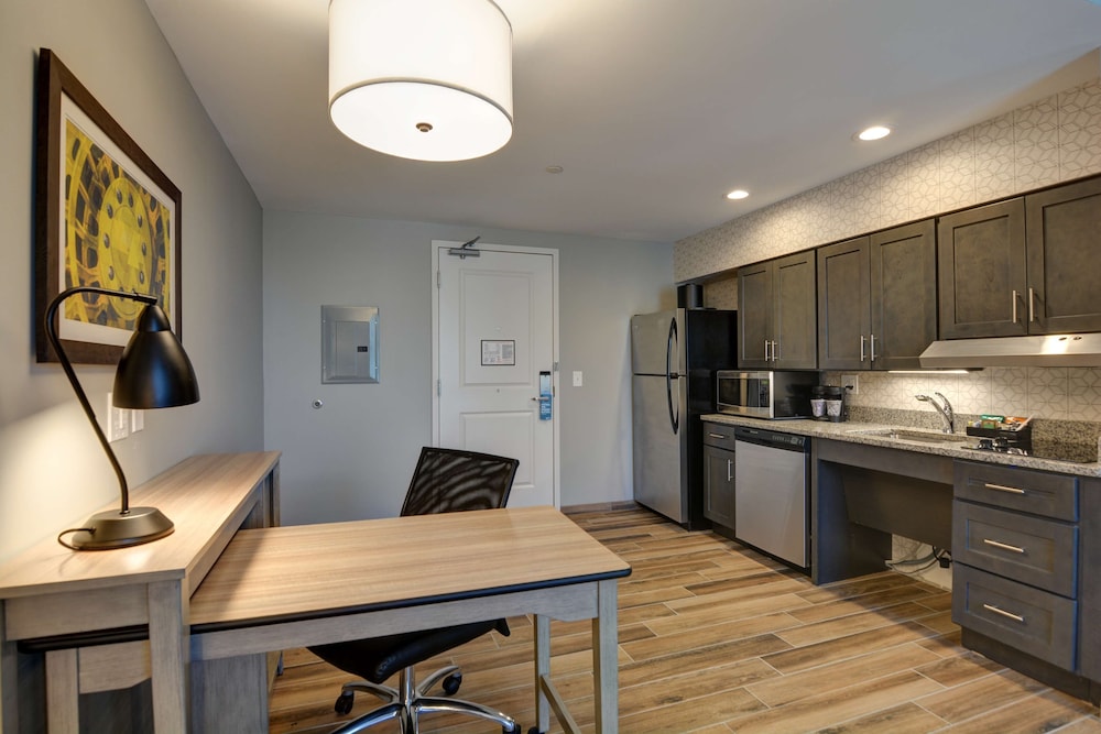 Studio, 2 Queen Beds, Accessible, Bathtub (Mobility & Hearing) - Photo 1