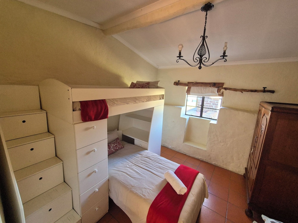 Comfort Cottage, 3 Bedrooms photo 3