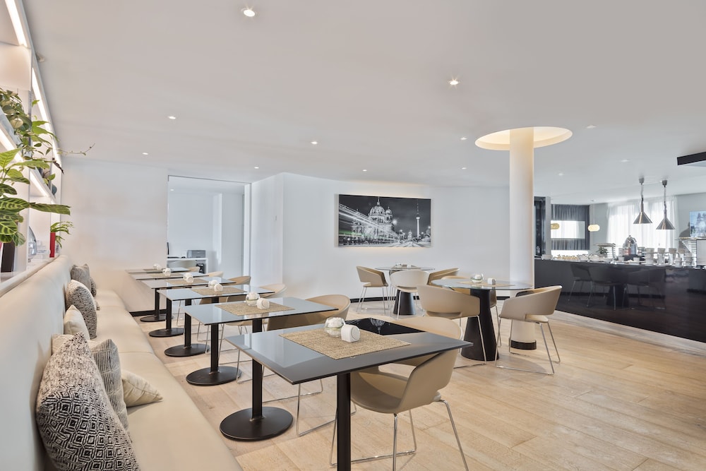 Panoramic Suite (The Level,Executive Lounge Access,2+2) - Photo 7