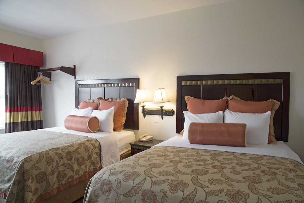 Standard Room, 2 Queen Beds - Photo 1