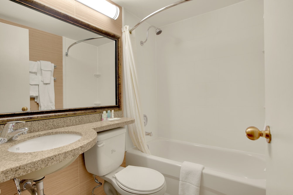 Standard Room, 2 Double Beds, Non Smoking - Photo 2