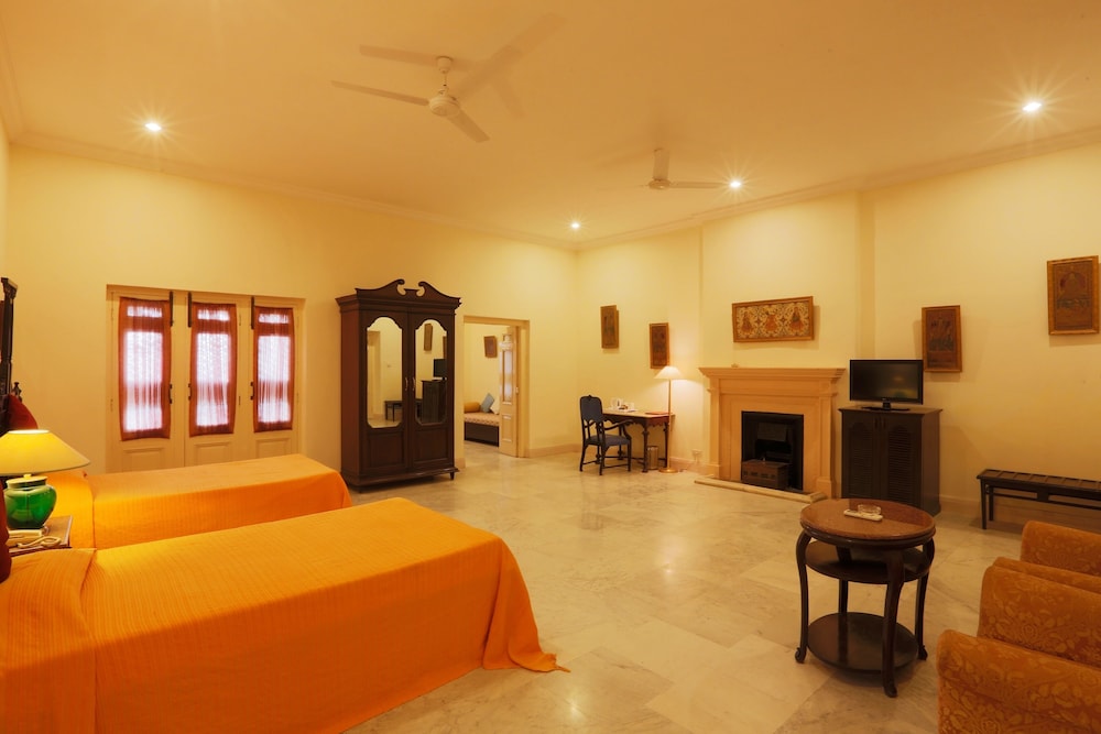 Deluxe Room - Photo 4