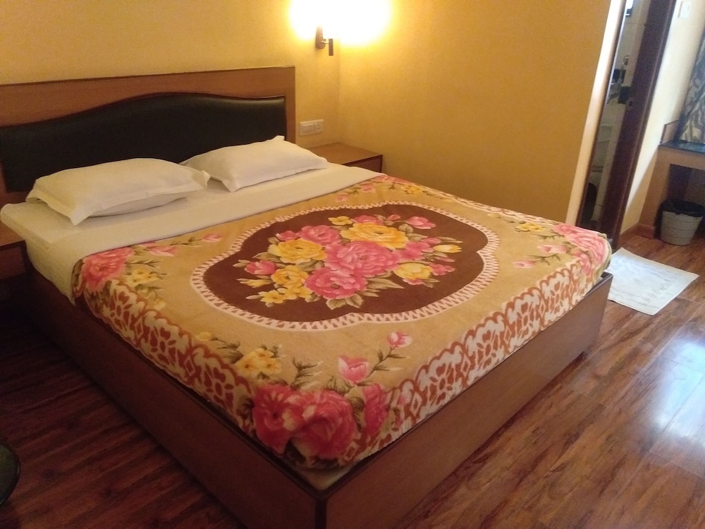 Deluxe Room - Photo 6