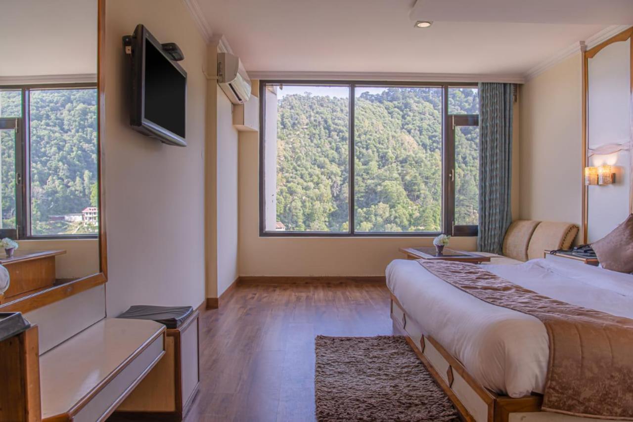 Deluxe King Room photo 3