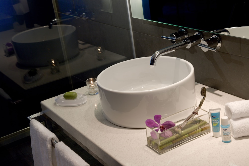 Studio Suite, 1 King Bed (Mobility Accessible, Transfer Shower) - Photo 1