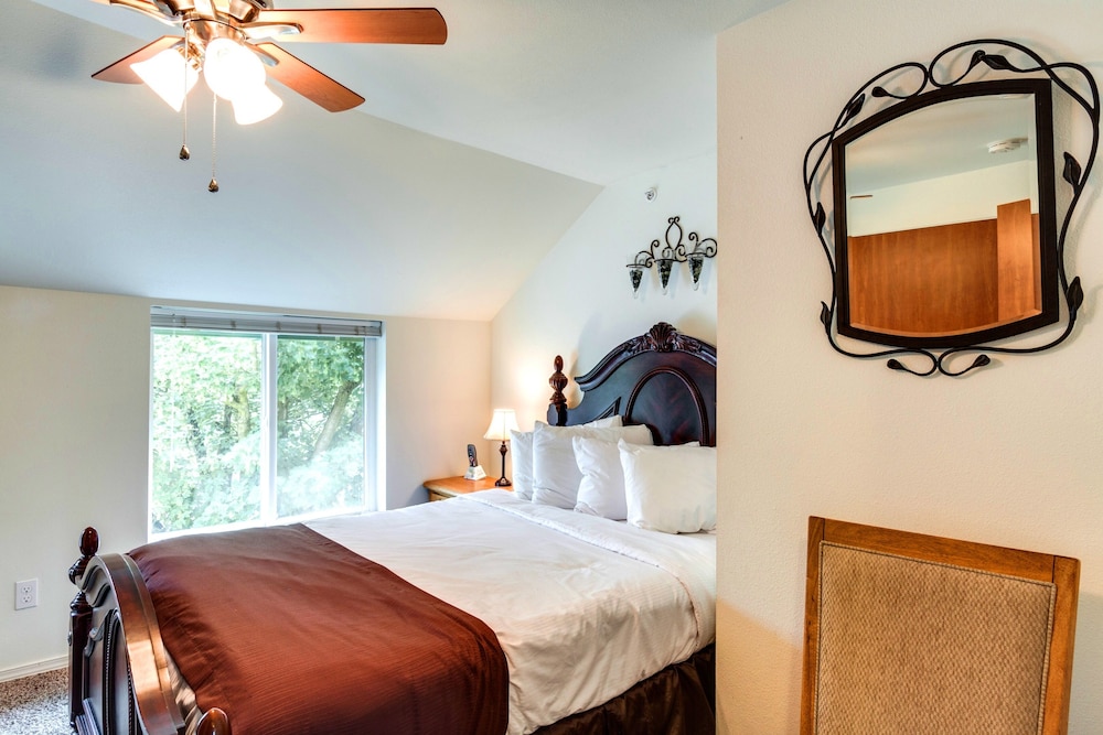 Family Suite, 3 Bedrooms, Non Smoking, City View