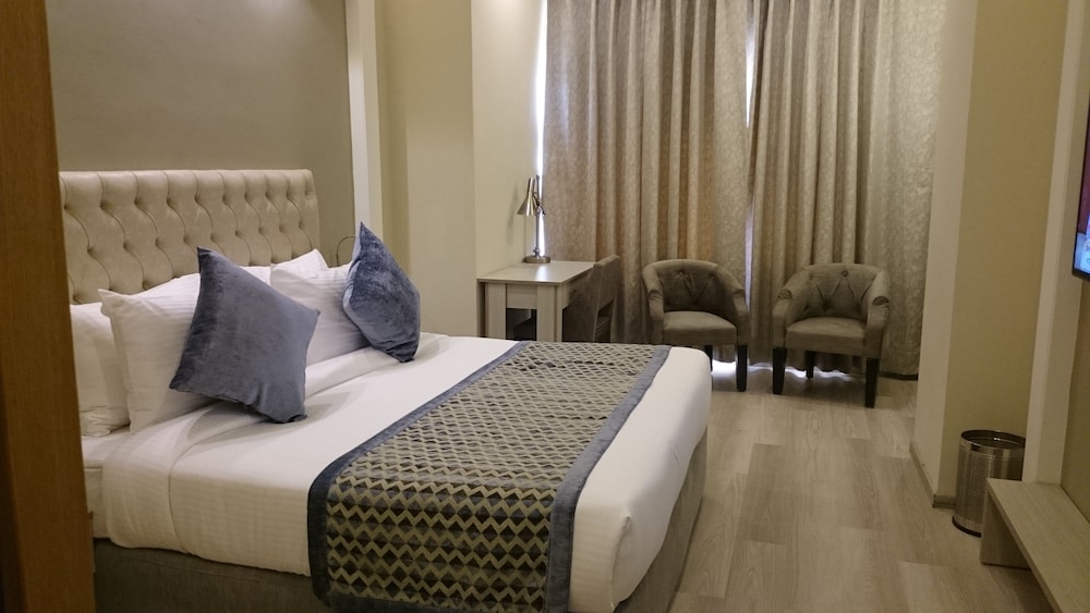 Comfort Double Room, 1 King Bed photo 2