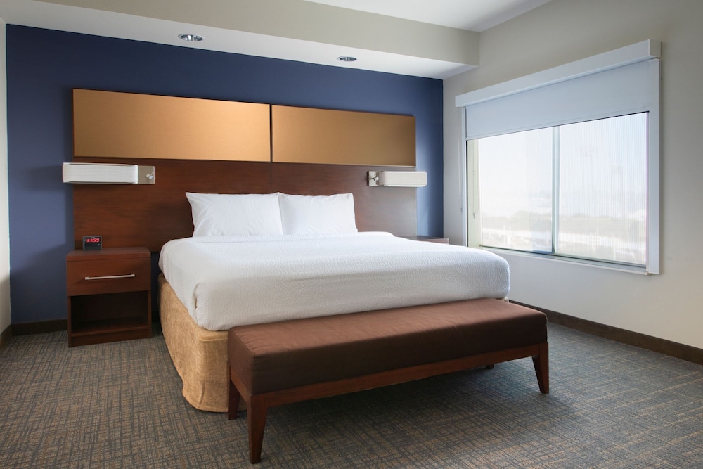 Suite, 1 Bedroom (Mobility Accessible, Tub) photo 1