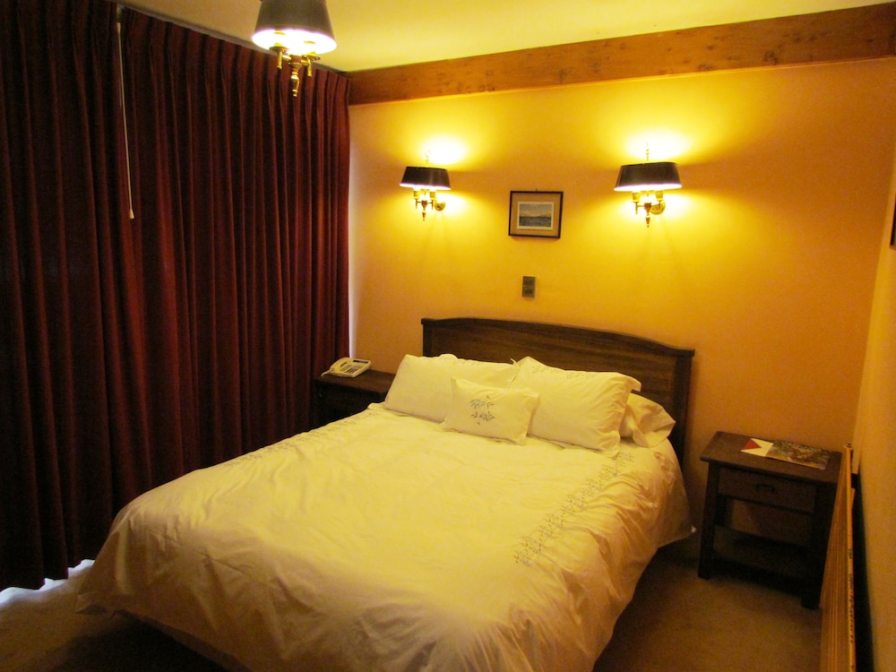 Standard Double Room, 1 Double Bed, Private Bathroom photo 2